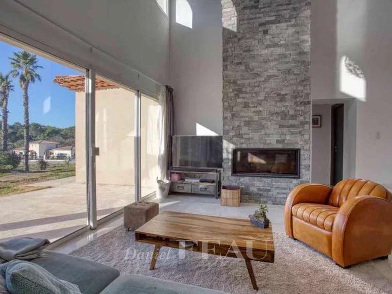 Villa Puget-sur-Argens - 4 chambres - 259m²