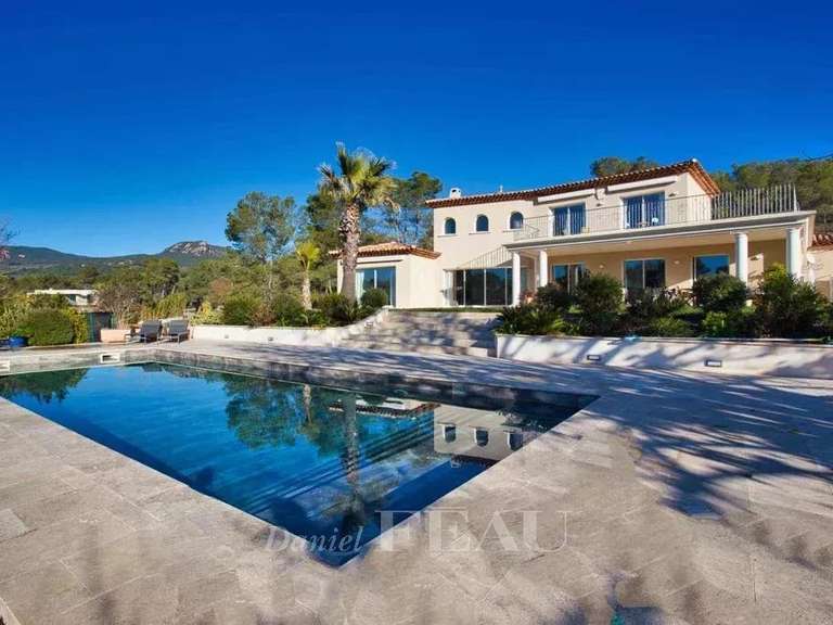 Villa Puget-sur-Argens - 4 chambres - 259m²