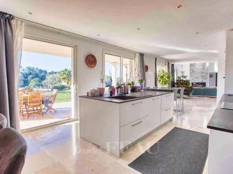 Villa Puget-sur-Argens - 4 chambres - 259m²