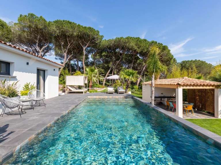 Villa Puget-sur-Argens - 4 chambres - 205m²