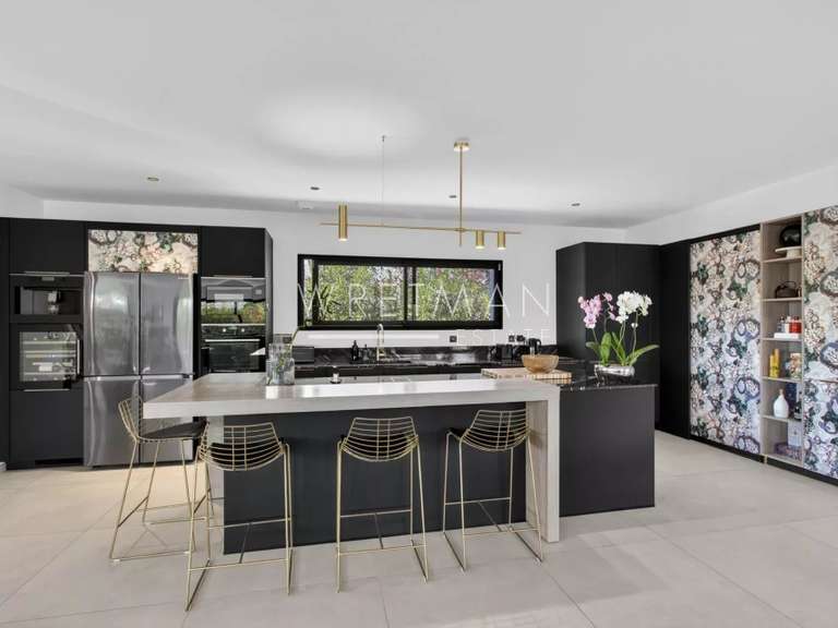 Villa Puget-sur-Argens - 4 chambres - 205m²