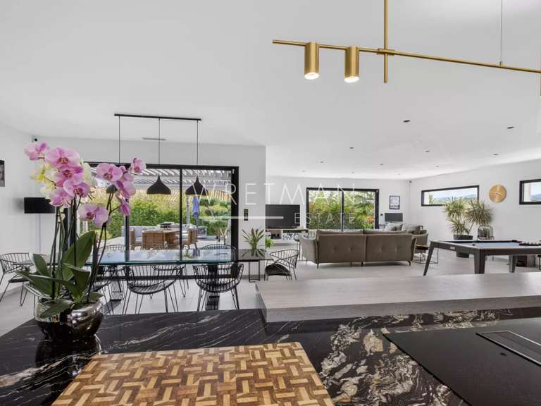 Villa Puget-sur-Argens - 4 chambres - 205m²