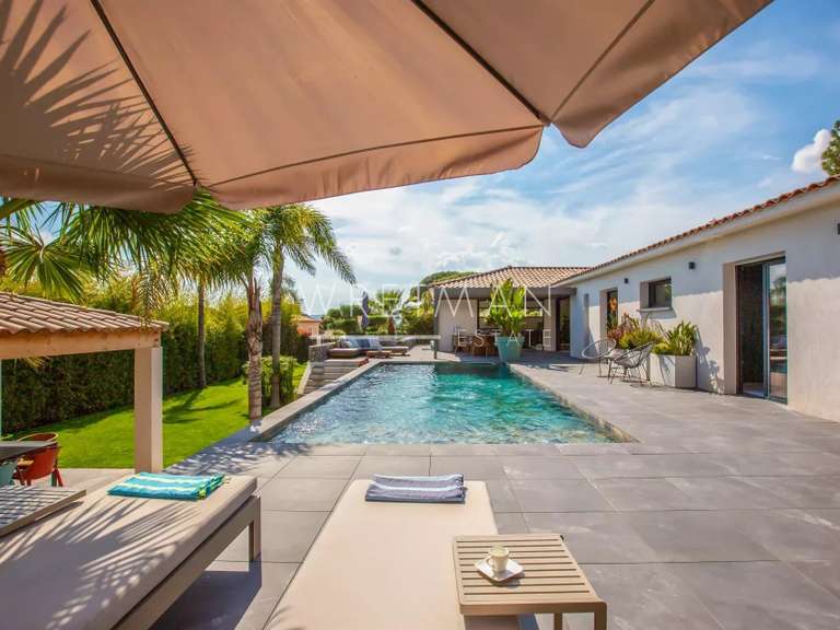 Villa Puget-sur-Argens - 4 chambres - 205m²