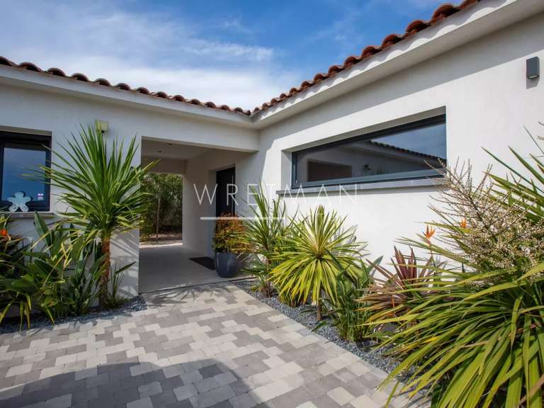 Villa Puget-sur-Argens - 4 chambres - 205m²