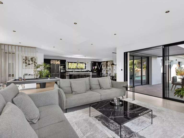 Villa Puget-sur-Argens - 4 chambres - 205m²