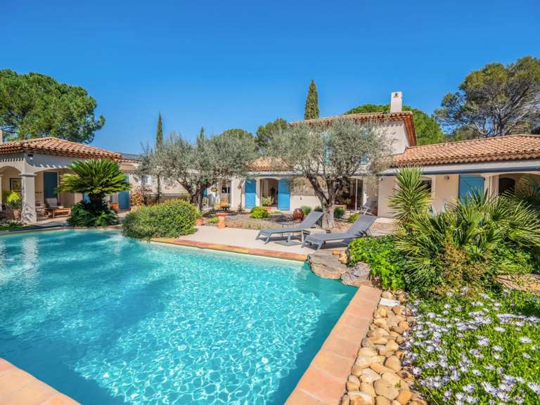 Villa Puget-sur-Argens - 3 chambres - 336m²
