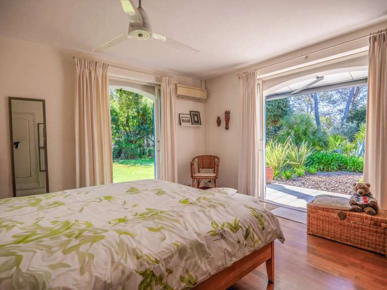 Villa Puget-sur-Argens - 3 chambres - 336m²