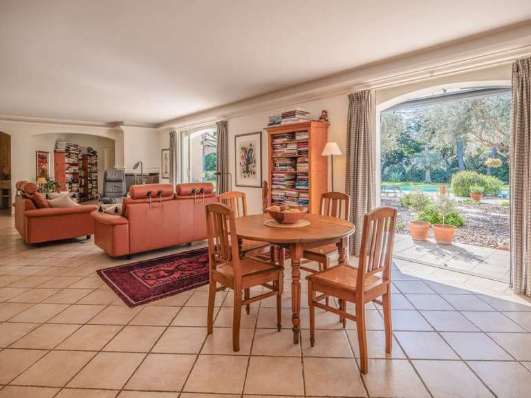 Villa Puget-sur-Argens - 3 chambres - 336m²