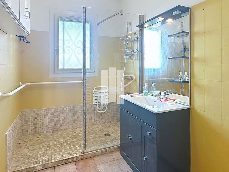 Villa Puget-sur-Argens - 4 chambres - 184m²