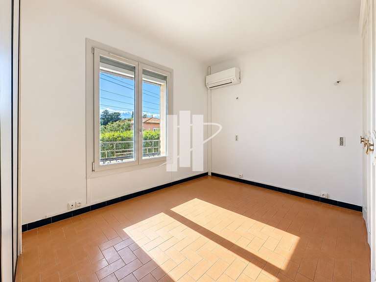 Villa Puget-sur-Argens - 4 chambres - 184m²