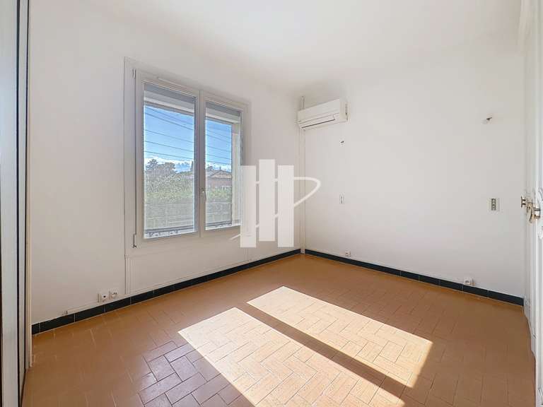 Villa Puget-sur-Argens - 4 chambres - 184m²