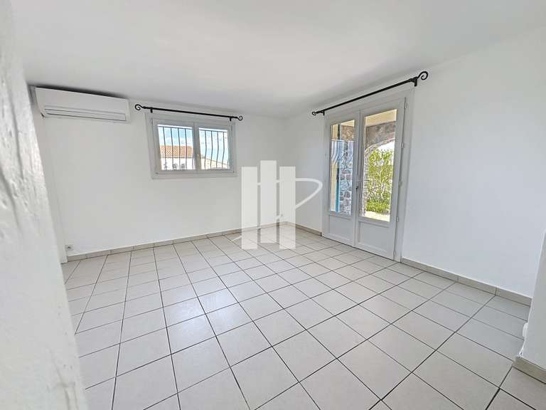 Villa Puget-sur-Argens - 4 chambres - 184m²