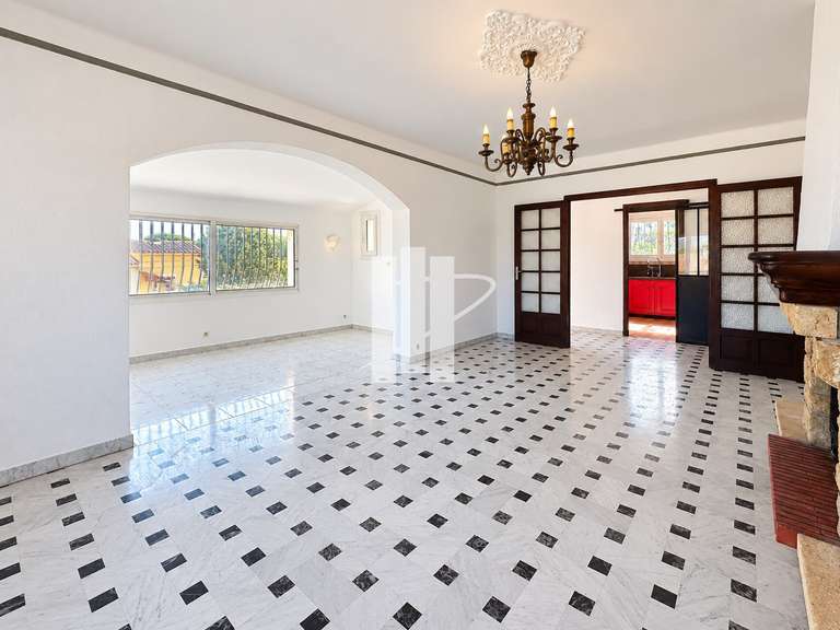 Villa Puget-sur-Argens - 4 chambres - 184m²