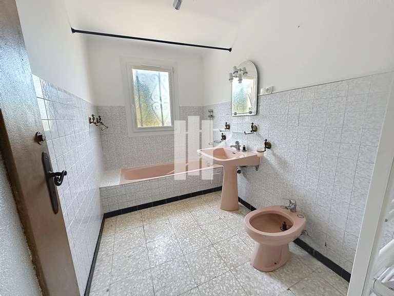 Villa Puget-sur-Argens - 4 chambres - 184m²
