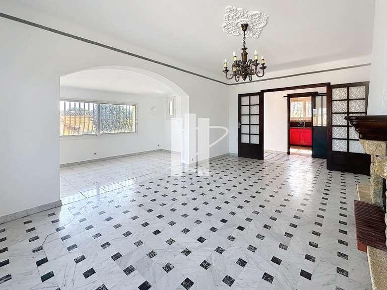Villa Puget-sur-Argens - 4 chambres - 184m²
