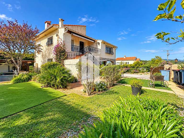 Villa Puget-sur-Argens - 4 chambres - 184m²