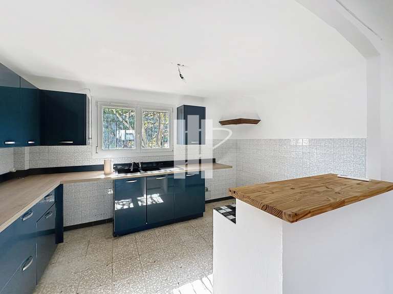 Villa Puget-sur-Argens - 4 chambres - 184m²