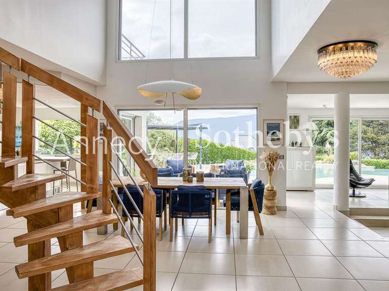 Maison Pugny-Chatenod - 4 chambres - 182m²