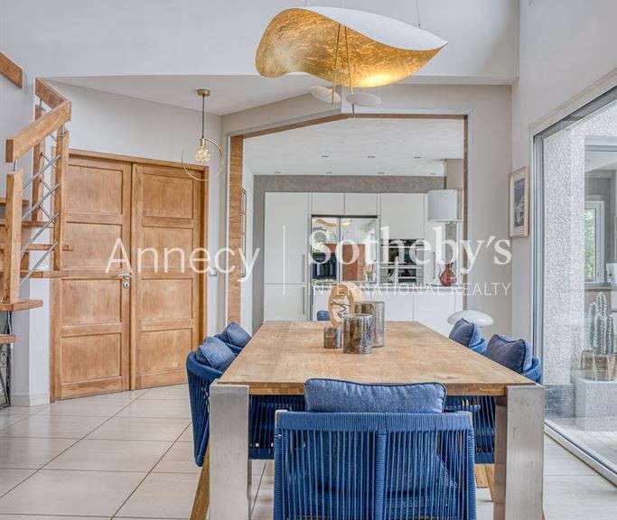 Maison Pugny-Chatenod - 4 chambres - 182m²