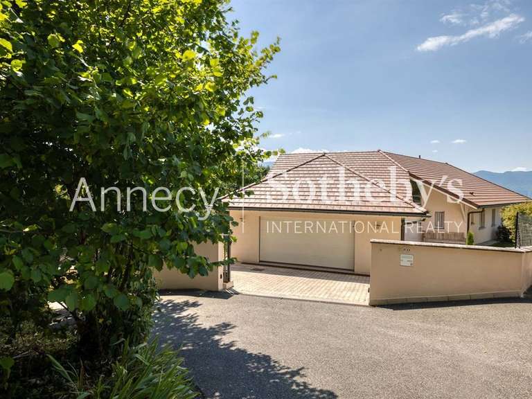 Maison Pugny-Chatenod - 3 chambres - 190m²
