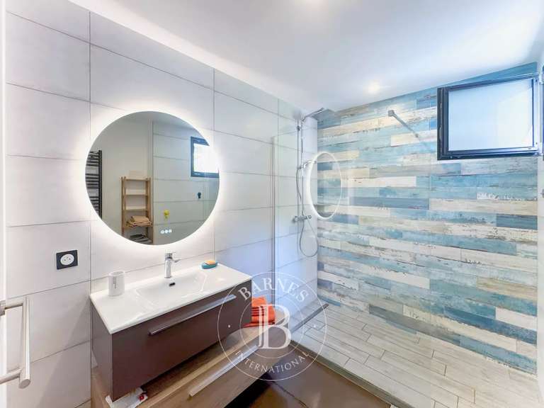 Maison Pugny-Chatenod - 5 chambres - 224m²