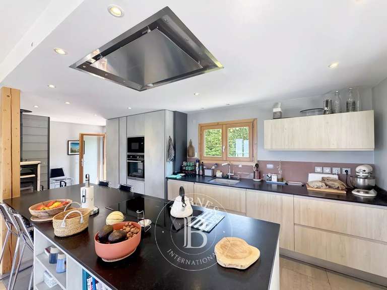 Maison Pugny-Chatenod - 5 chambres - 224m²
