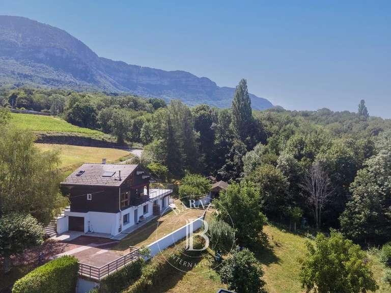 Maison Pugny-Chatenod - 5 chambres - 224m²