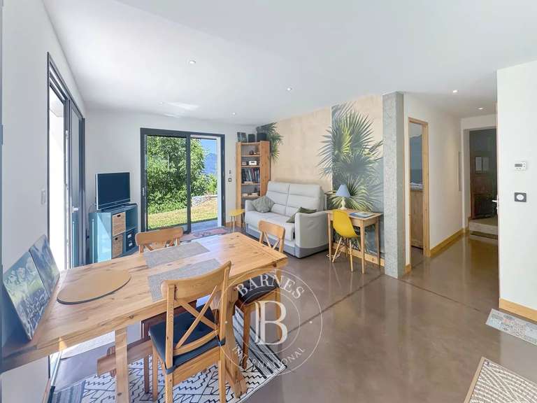 Maison Pugny-Chatenod - 5 chambres - 224m²