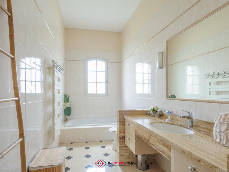 Villa Puilboreau - 3 chambres - 221m²