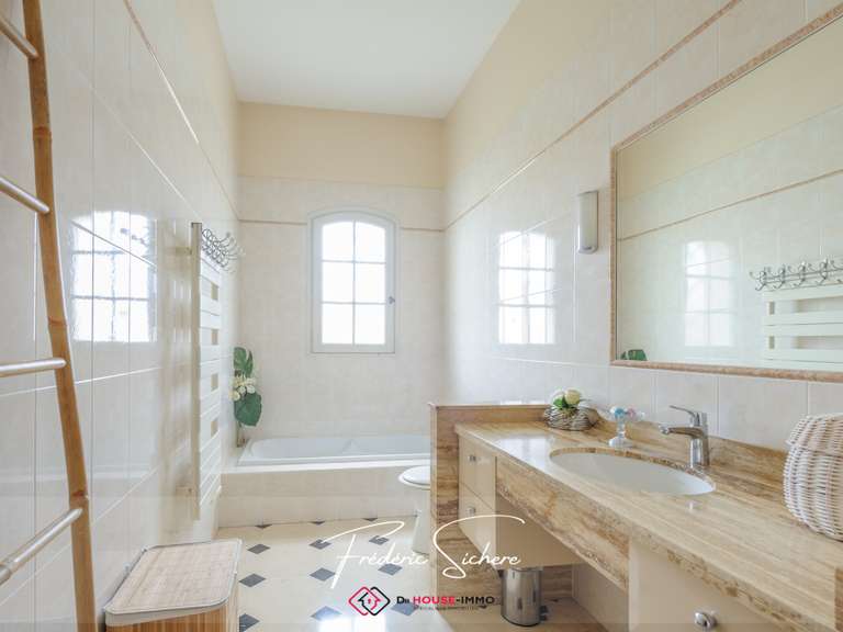 Villa Puilboreau - 3 chambres - 221m²