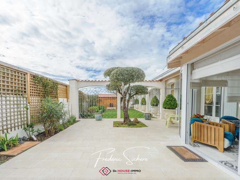 Villa Puilboreau - 3 chambres - 221m²