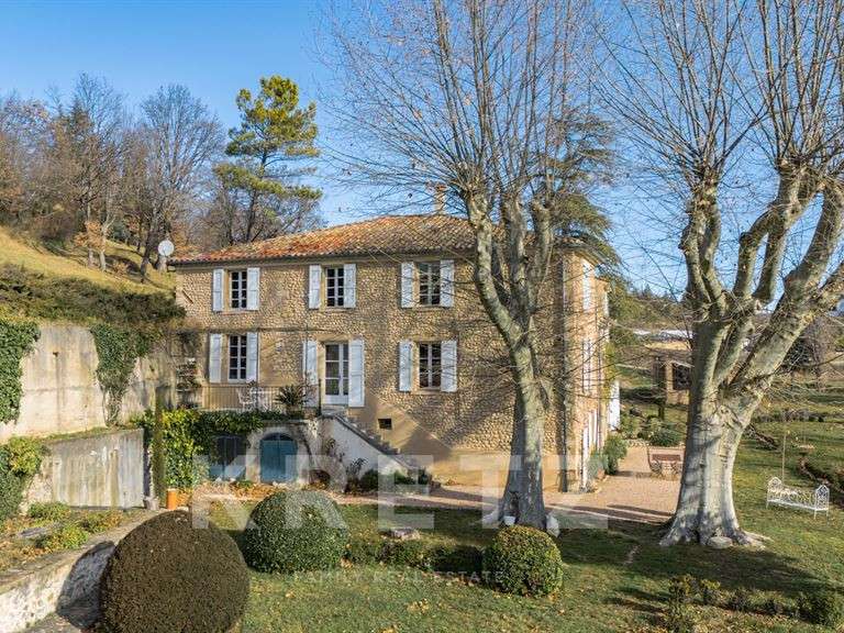 Maison Puimoisson - 11 chambres - 500m²