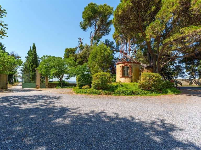 Domaine viticole Puisserguier - 18 chambres - 781m²
