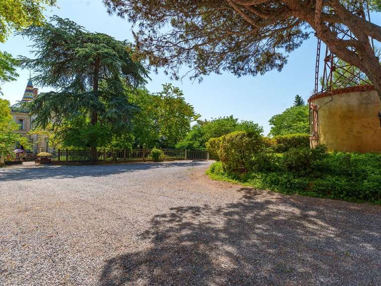 Domaine viticole Puisserguier - 18 chambres - 781m²