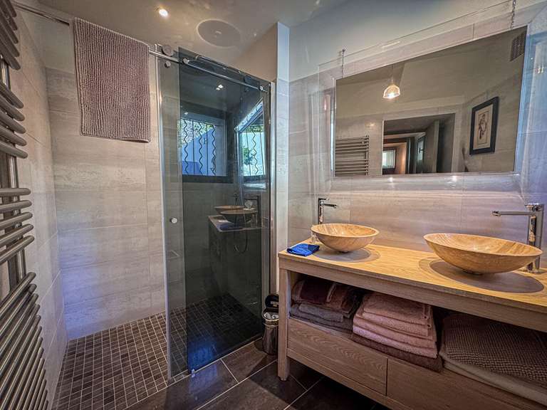 House Pujaut - 5 bedrooms - 155m²