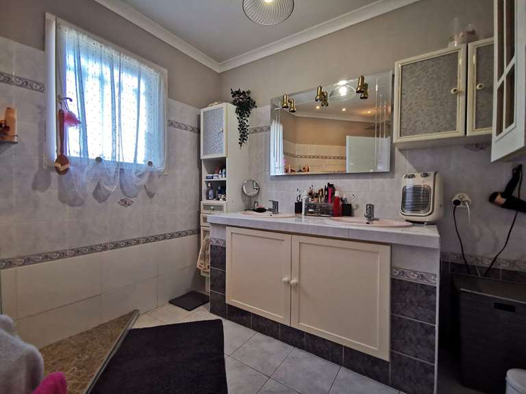 Maison Pujaut - 5 chambres - 151m²