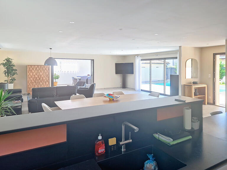 Villa Pujaut - 4 bedrooms - 230m²