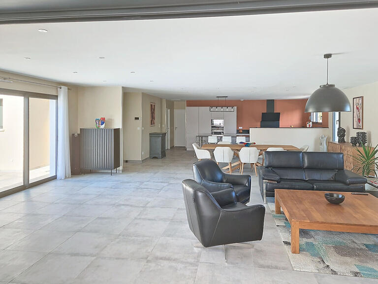Villa Pujaut - 4 bedrooms - 230m²