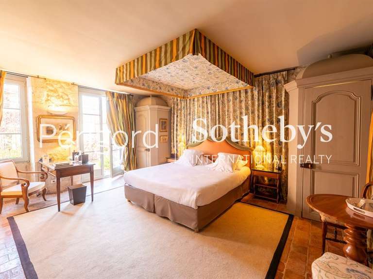 Maison Pujols - 10 chambres - 1567m²