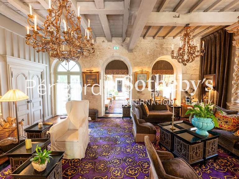 Maison Pujols - 10 chambres - 1567m²