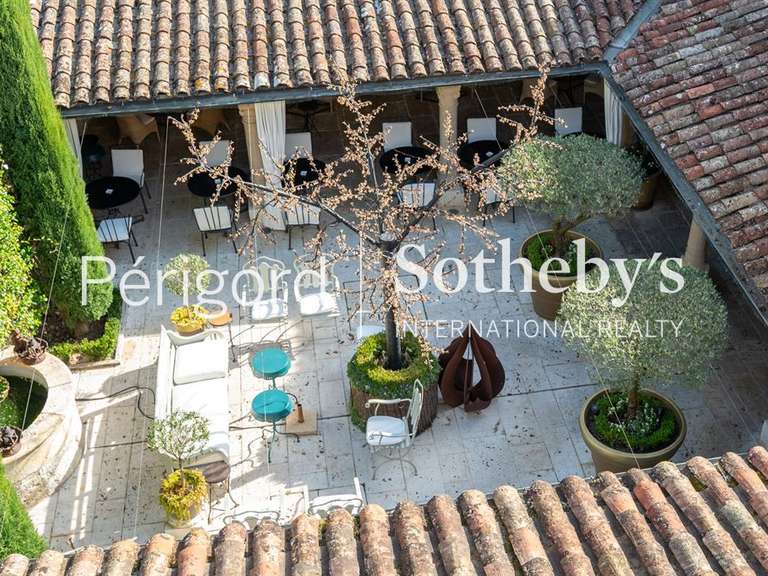 Maison Pujols - 10 chambres - 1567m²