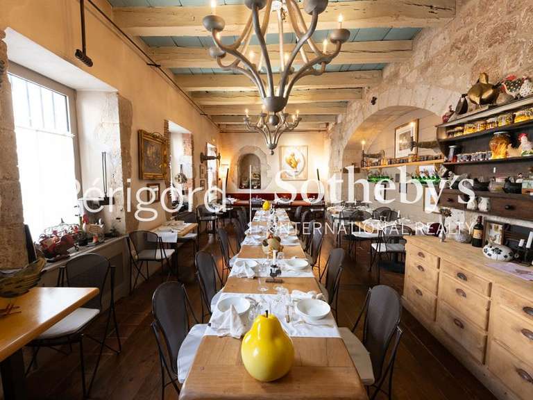 Maison Pujols - 10 chambres - 1567m²