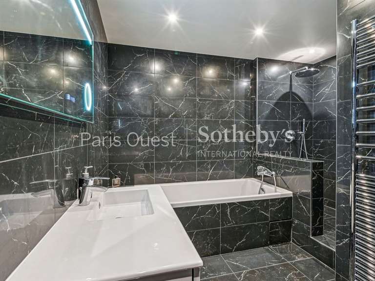 Appartement Puteaux - 3 chambres - 145m²