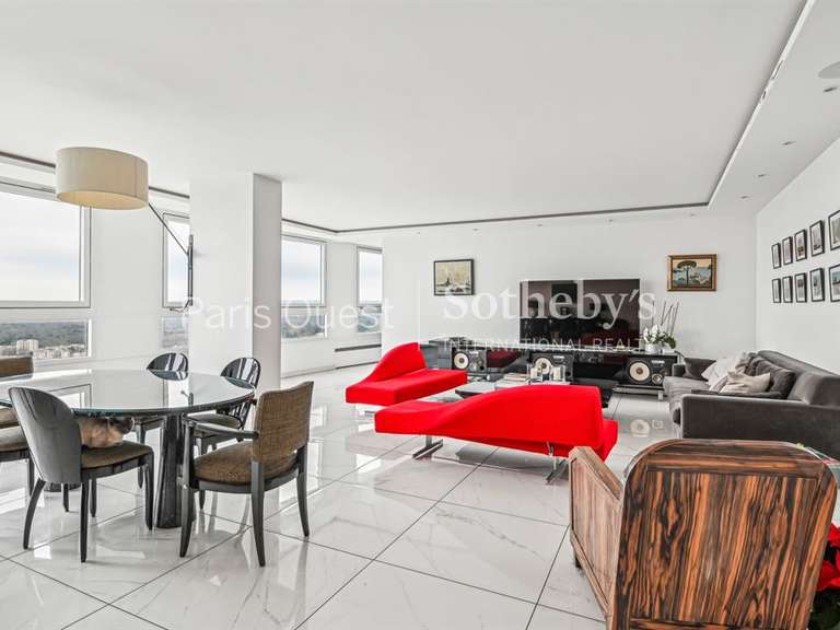 Appartement Puteaux - 3 chambres - 145m²