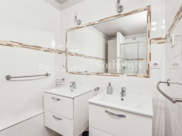 Appartement Puteaux - 3 chambres - 145m²