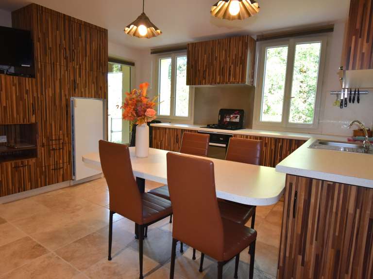 House Puy-l'Évêque - 13 bedrooms - 708m²