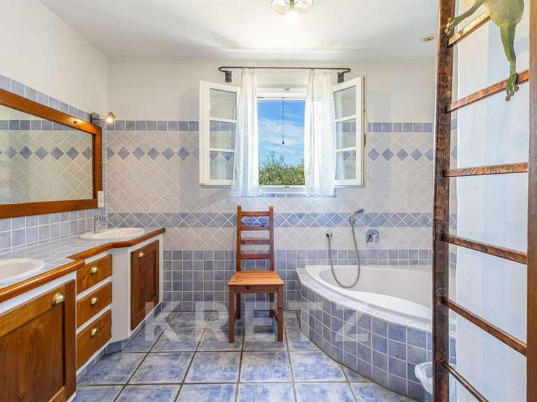 Maison Puyméras - 7 chambres - 274m²