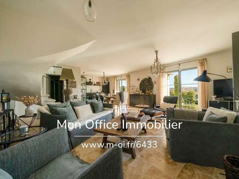 Propriété Puyvert - 5 chambres - 145m²