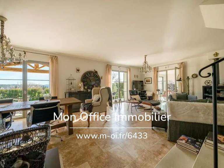 Propriété Puyvert - 5 chambres - 145m²