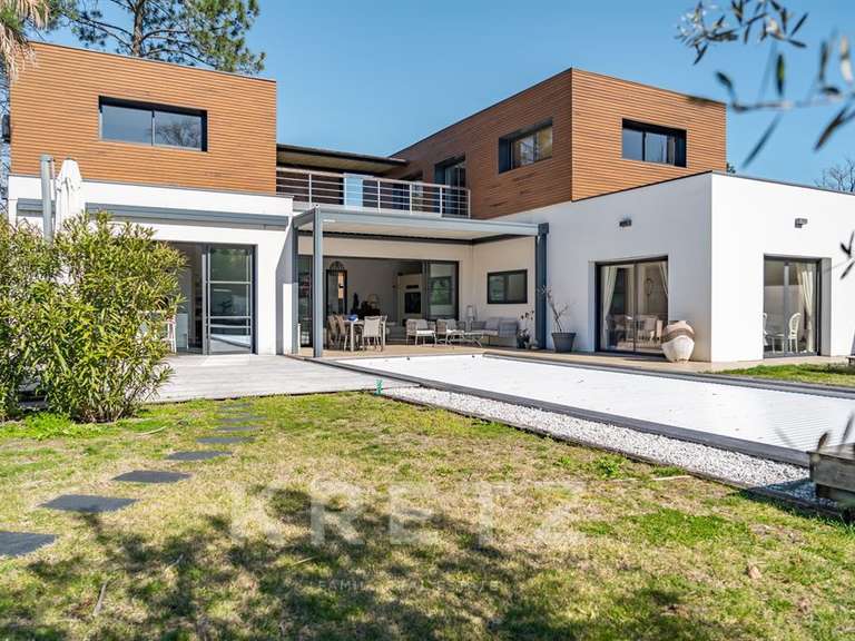 Maison Pyla-sur-mer - 5 chambres - 240m²